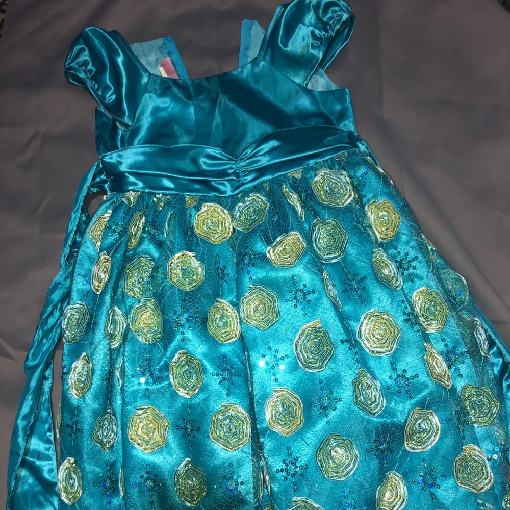 Girls dress
